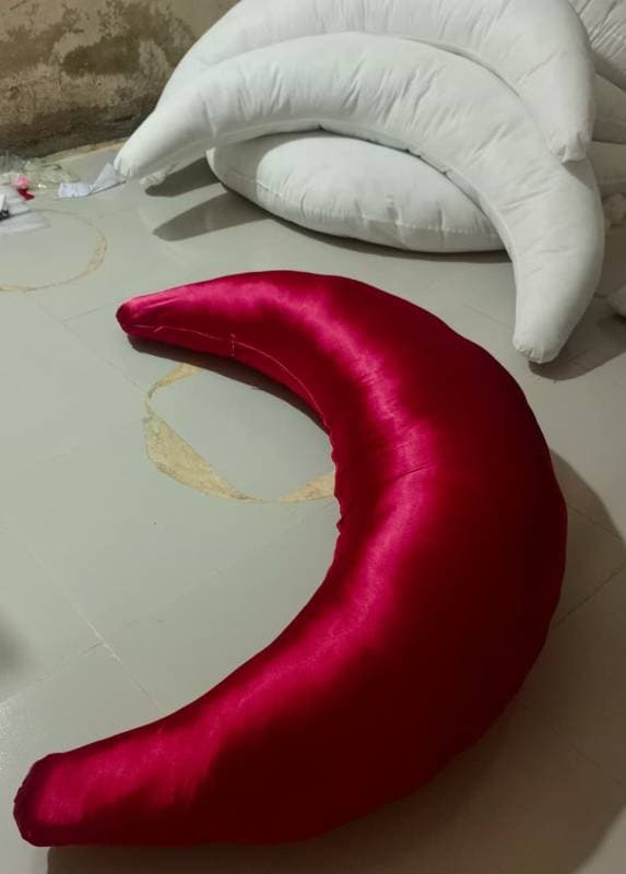 MOON SHAPE PILLOW (কালারফুল কভারসহ) thumbnail 3